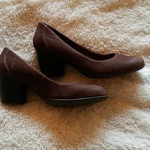 Boc Brown Suede Pumps
